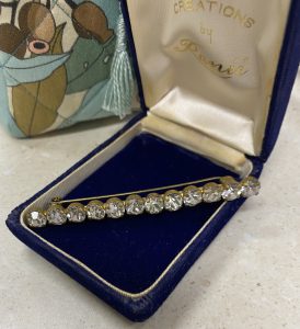 Jeanette showed her mothers brooch
